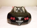 1:24 Speedy Bugatti Veyron  Negro y Rojo. Subida por Lambo Reyes